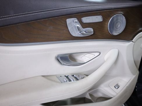 Certified 2018 Mercedes-Benz E 400 4MATIC Sedan image 9