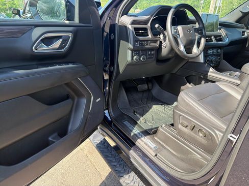 Used 2024 Chevrolet Suburban Z71 w/ Z71 Off-Road Package AWD/4WD image 13