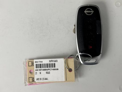 Used 2023 Nissan Rogue SV w/ SV Premium Package image 20