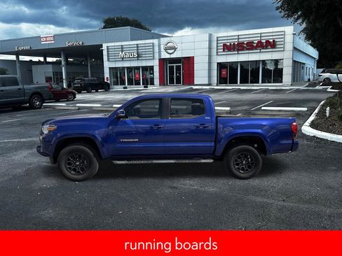 Used 2022 Toyota Tacoma SR5 w/ Technology Package image 7