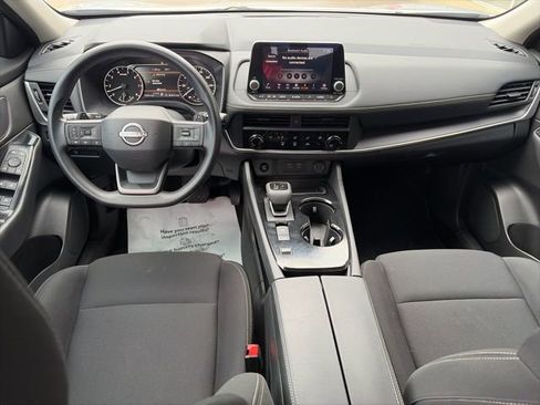 Used 2025 Nissan Rogue S image 12