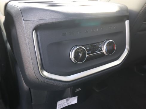 New 2025 Ford Expedition Active image 14