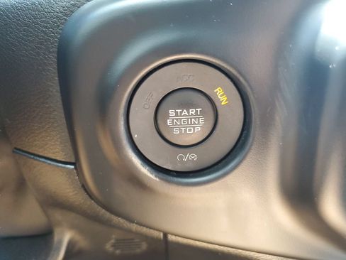 Used 2020 Jeep Wrangler Unlimited Sahara AWD/4WD image 27