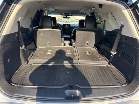 Used 2023 Nissan Pathfinder Platinum w/ Lighting Package (N92) image 19