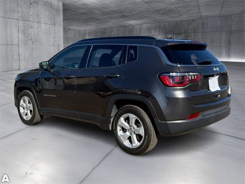 Used 2020 Jeep Compass Latitude image 4