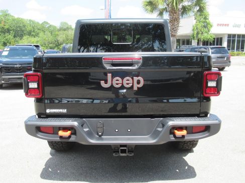 Certified 2025 Jeep Gladiator Mojave w/ Convenience Group AWD/4WD image 6
