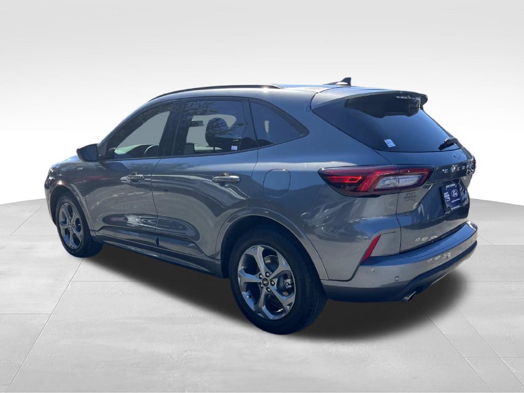 Used 2024 Ford Escape ST-Line w/ Tech Pack #1 FWD image 8