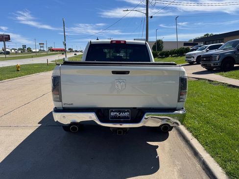 Used 2018 RAM 1500 Laramie w/ Convenience Group AWD/4WD image 4