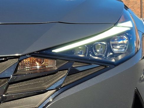 Certified 2023 Hyundai Elantra Limited image 8