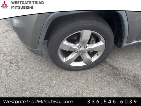 Used 2013 Jeep Grand Cherokee Limited w/ Luxury Group II image 4