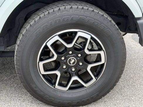 Used 2024 Ford Bronco Outer Banks AWD/4WD image 14