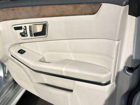 Used 2014 Mercedes-Benz E 350 Sedan image 33
