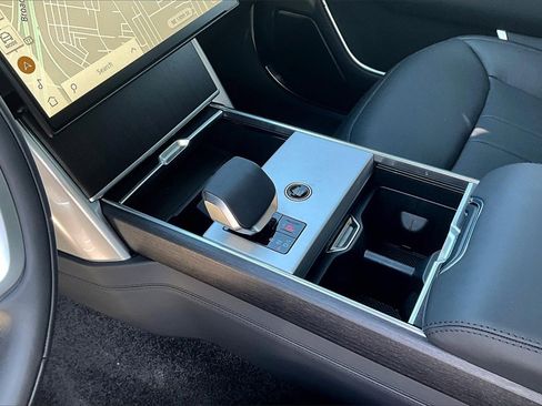 New 2025 Land Rover Range Rover SE image 8