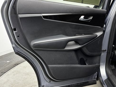 Used 2019 Kia Sorento L image 21