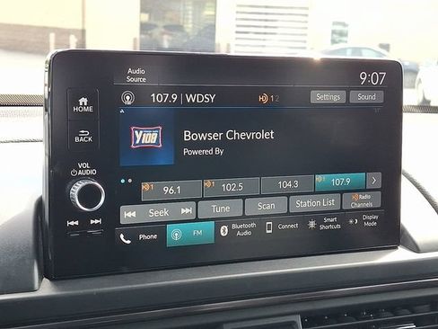 Used 2023 Honda Pilot TrailSport image 17