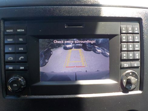Used 2018 Mercedes-Benz Sprinter 2500 image 13