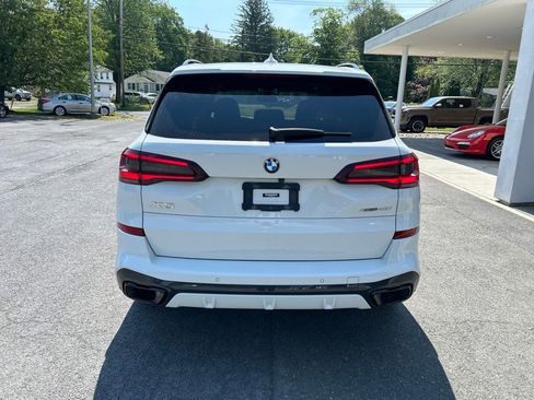 Used 2022 BMW X5 xDrive40i w/ M Sport Package AWD/4WD image 4