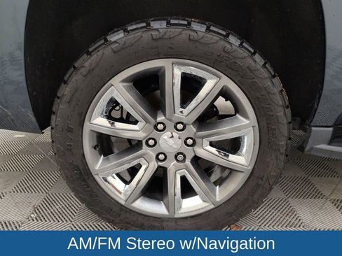 Used 2020 Chevrolet Suburban LT image 23