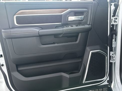 Used 2024 RAM 2500 Laramie image 24
