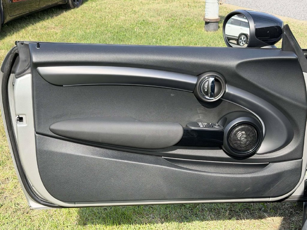 Used 2024 MINI Cooper S w/ Signature Upholstery Package FWD image 12