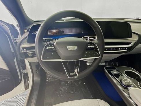 Used 2024 Cadillac Lyriq Luxury image 14