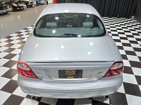 Used 2005 Jaguar S-TYPE R RWD image 22