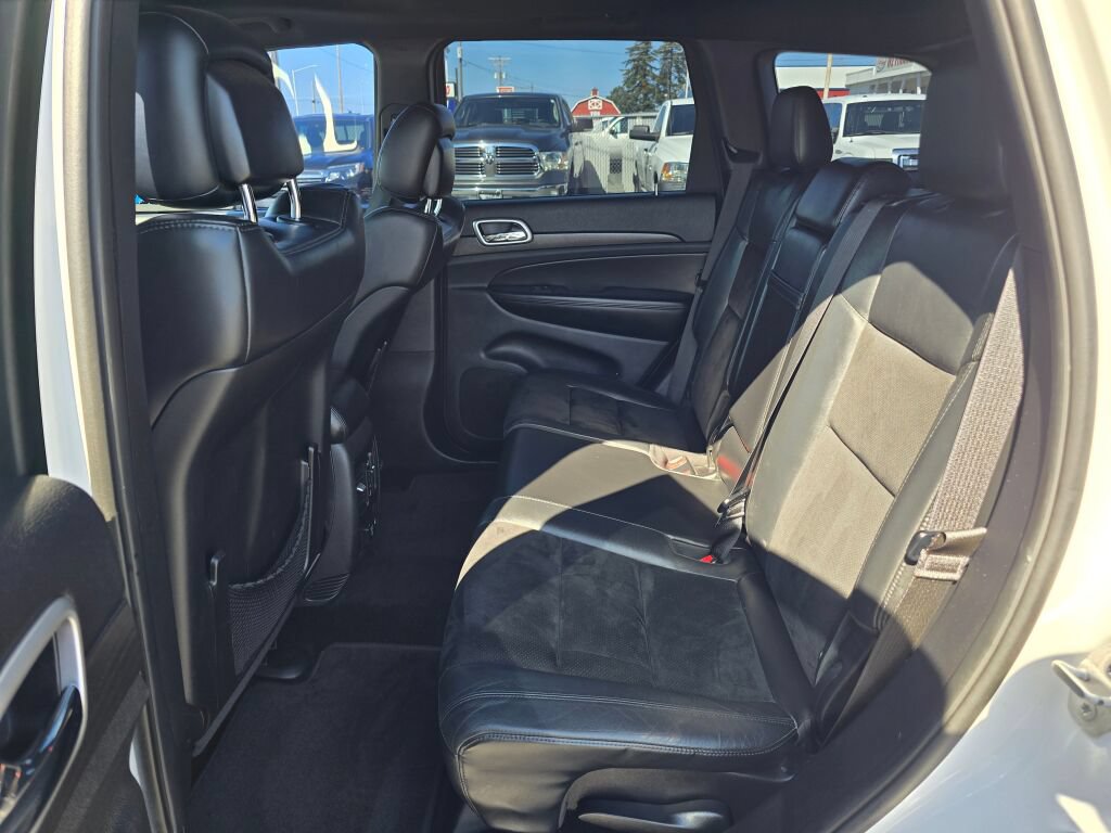 Used 2015 Jeep Grand Cherokee Altitude AWD/4WD image 16