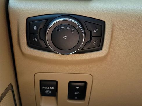 Used 2018 Ford F150 Lariat w/ Equipment Group 502A Luxury image 28