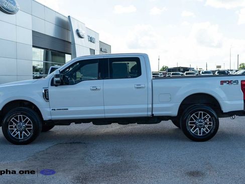 Used 2017 Ford F250 Lariat w/ Lariat Ultimate Package AWD/4WD image 10