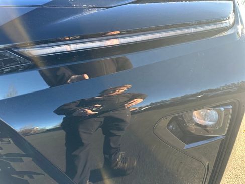 Used 2025 Toyota Crown Signia XLE image 9