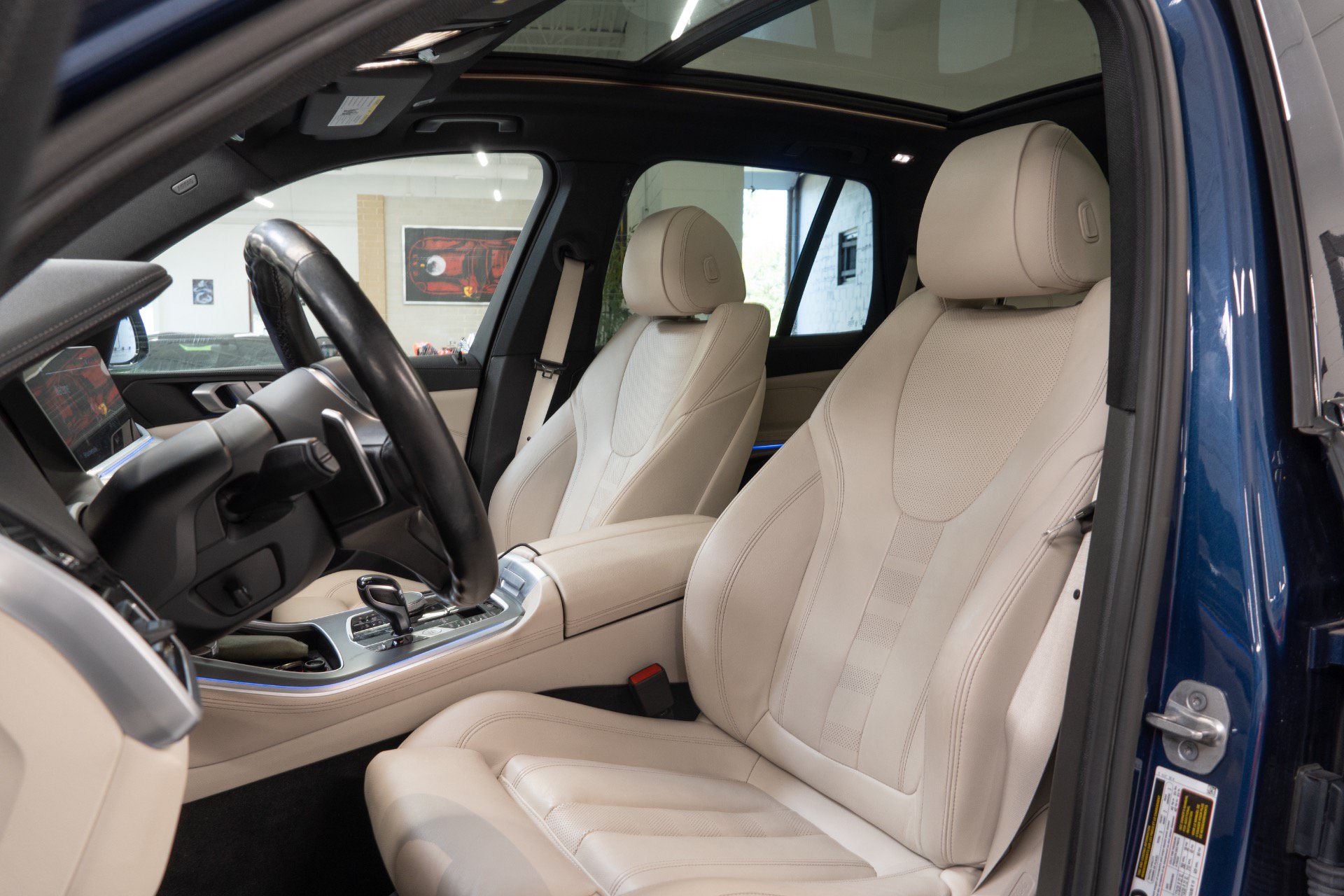 Used 2021 BMW X5 xDrive40i w/ M Sport Package AWD/4WD image 12