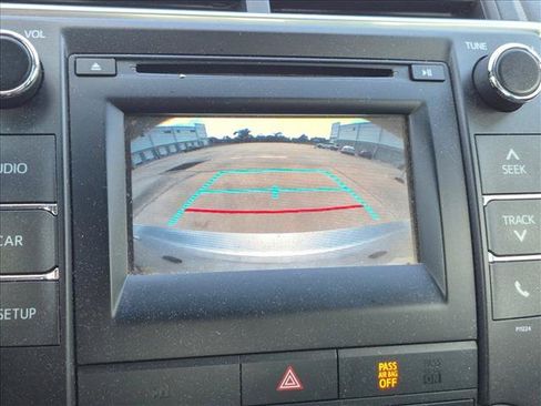 Used 2016 Toyota Camry LE FWD image 9