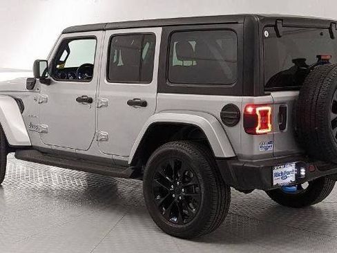 Used 2023 Jeep Wrangler Unlimited Sahara AWD/4WD image 4