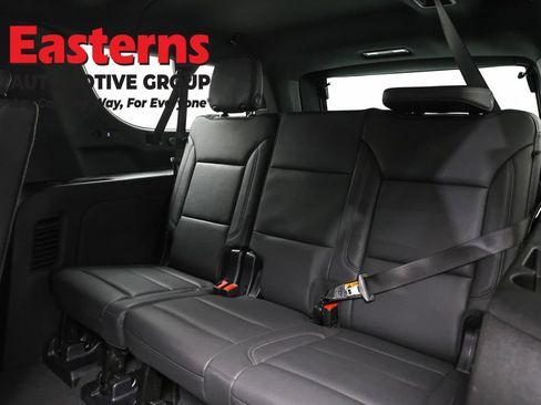 Used 2025 Chevrolet Suburban Z71 AWD/4WD image 28