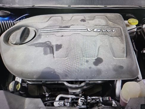 Used 2022 Jeep Cherokee Limited AWD/4WD image 18