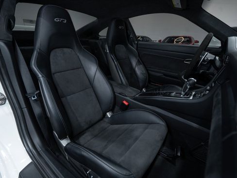 Used 2016 Porsche 911 GT3 image 29