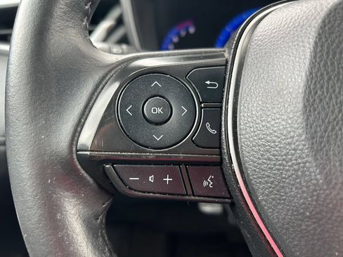 Used 2022 Toyota Corolla Cross XLE FWD image 21