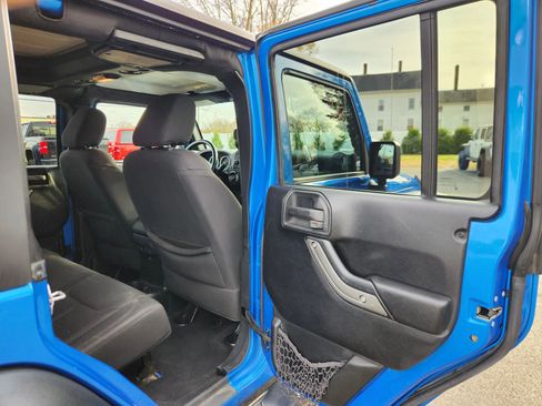 Used 2016 Jeep Wrangler Unlimited Sport w/ Quick Order Package 24S AWD/4WD image 34