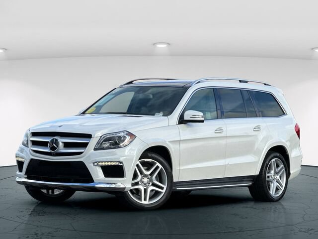 Used 2015 Mercedes-Benz GL 550 4MATIC image 2