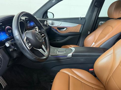 Used 2020 Mercedes-Benz GLC 300 4MATIC image 5