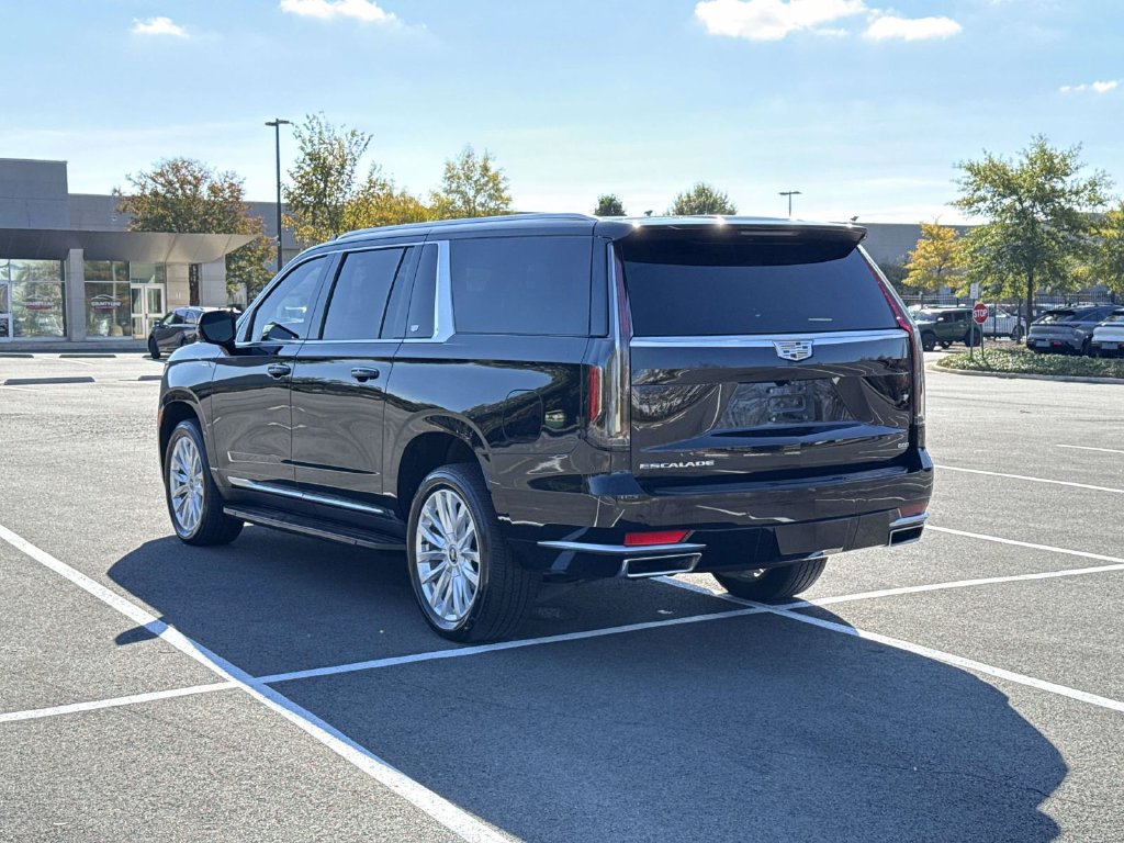 Used 2023 Cadillac Escalade ESV Luxury AWD/4WD image 21