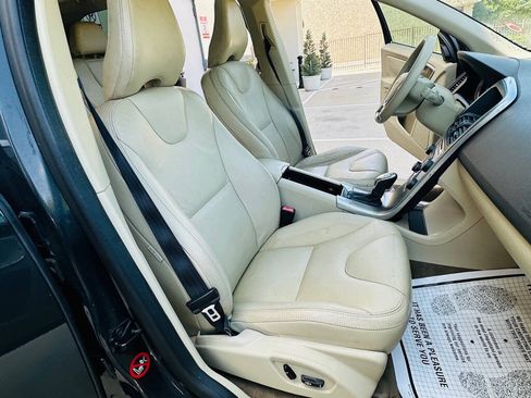 Used 2013 Volvo XC60 T6 AWD/4WD image 23