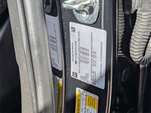 Used 2023 GMC Yukon SLT image 17