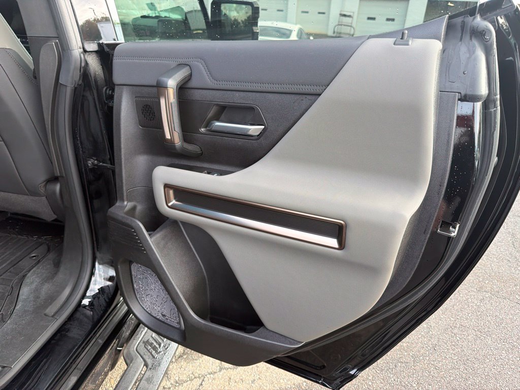 Used 2025 GMC Hummer EV 3X w/ LPO, Sport Package AWD/4WD image 17