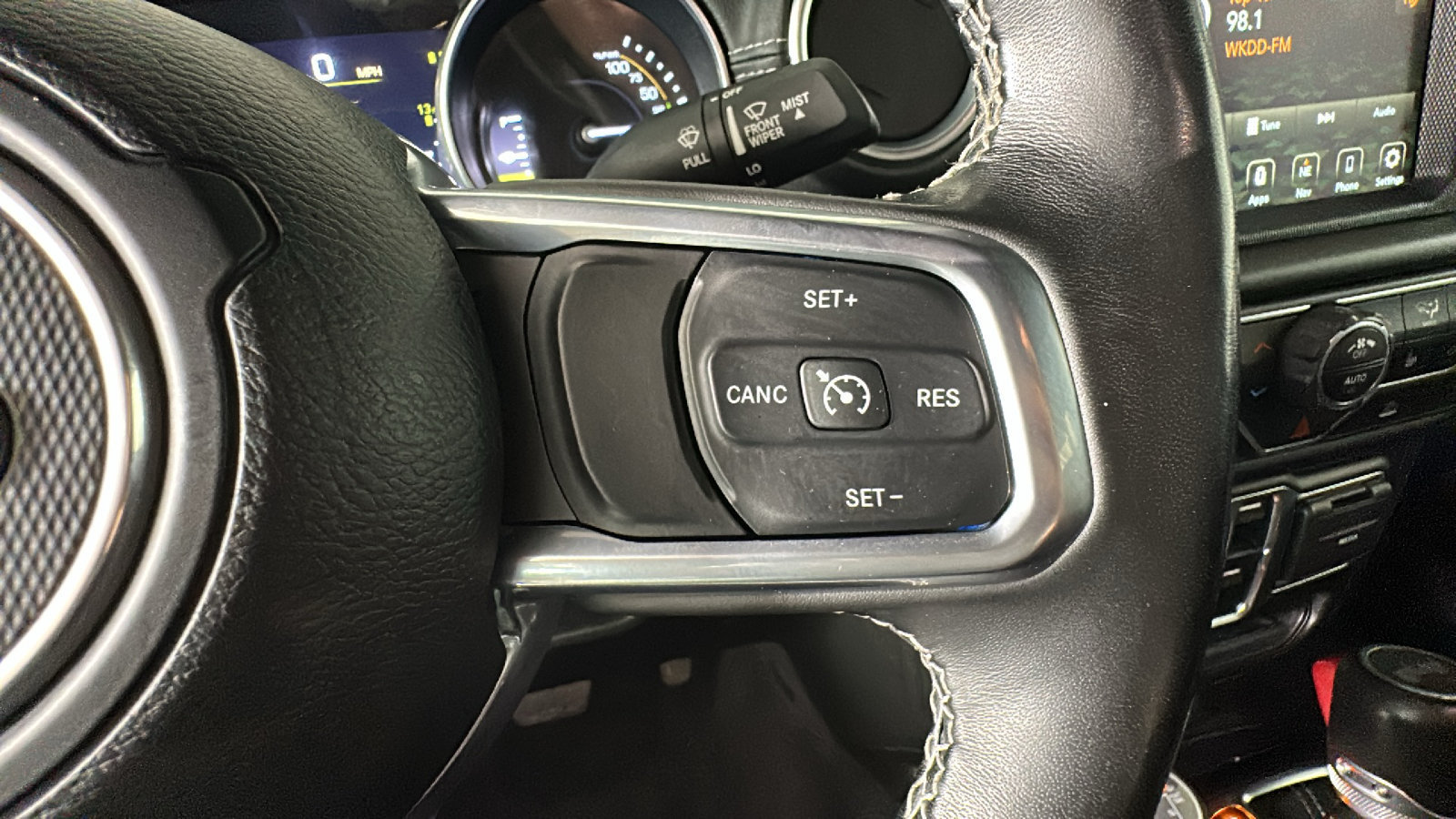 Used 2023 Jeep Wrangler Unlimited Sahara w/ Cold Weather Group AWD/4WD image 19