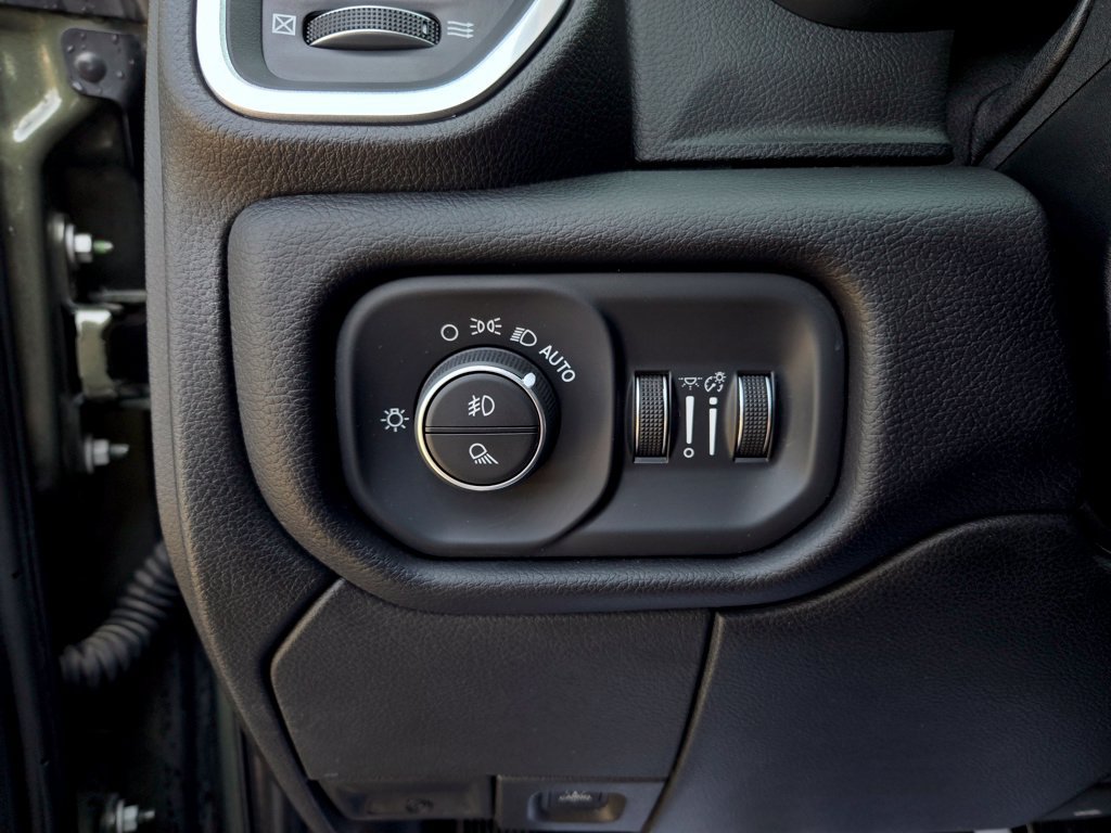 Used 2021 RAM 2500 Laramie AWD/4WD image 16