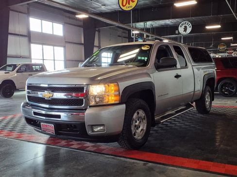 Used 2011 Chevrolet Silverado 1500 LT w/ All-Star Edition image 3