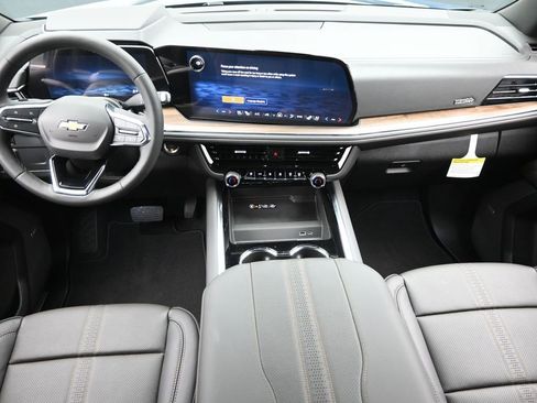 New 2025 Chevrolet Suburban High Country image 15