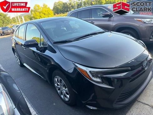 Used 2024 Toyota Corolla LE FWD image 1