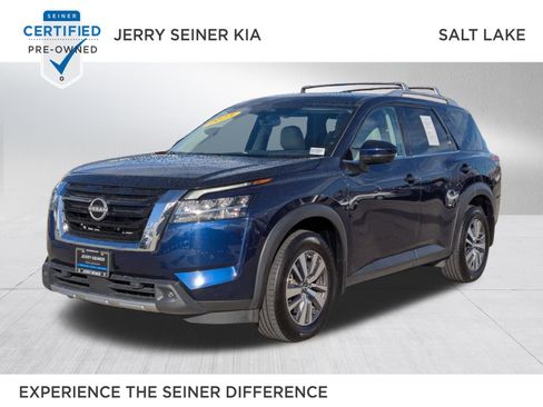 Used 2023 Nissan Pathfinder SL image 1